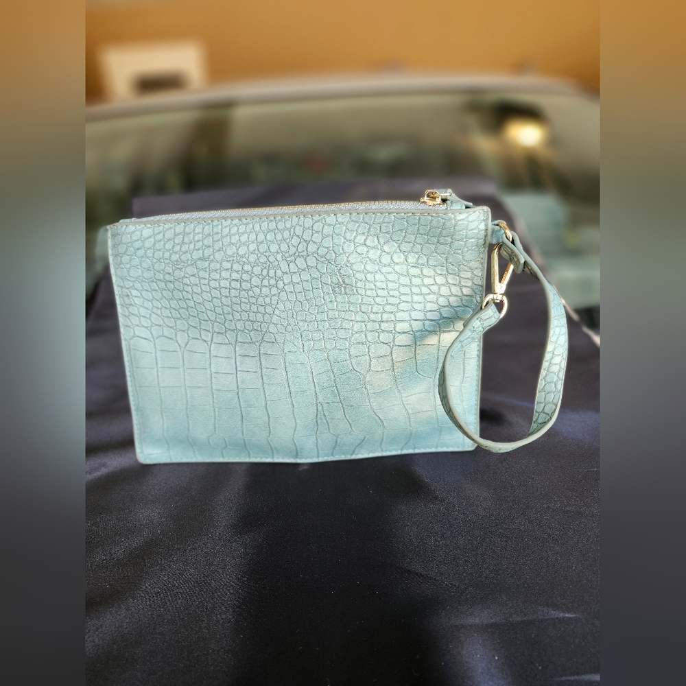 Crocodile-Embossed Mint Green Wristlet